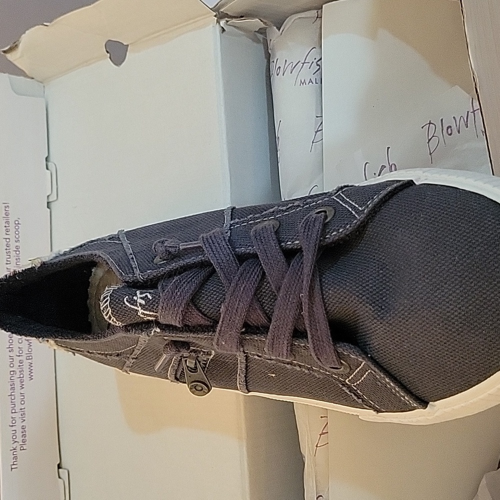 BLOWFISH MALIBU "FRUIT" SHOES - SIZE 10